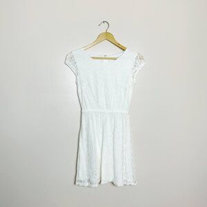 CLEARANCE! White GAP Factory Lace Dress Size 0 VGUC